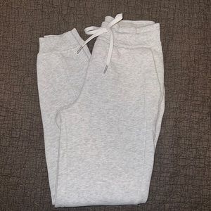 Lululemon Scuba High-Rise Jogger